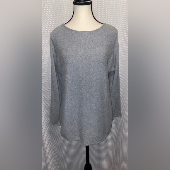 Women’s Michael KORS light gray knit sweater size medium - Picture 2 of 15